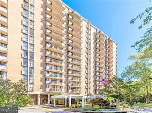 Building Photo - 6100 Westchester Park Dr Unit TR81 (1708)