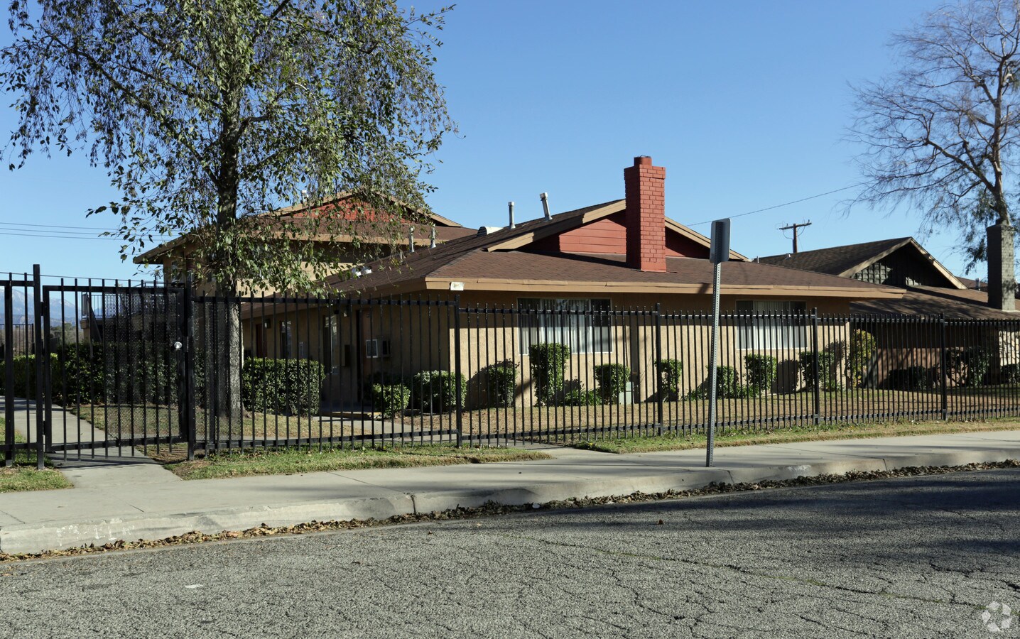 Photo - 2051 Guthrie St