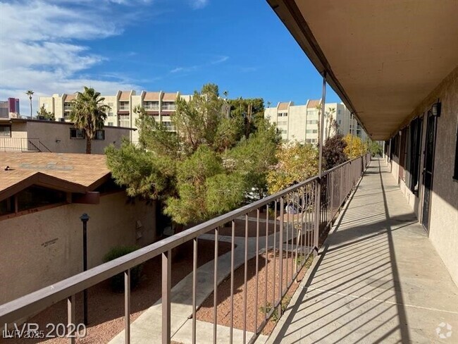 Building Photo - 625 S Royal Crest Cir Unit 8 Rental