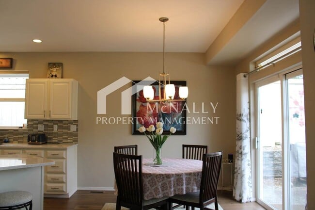 Photo - 1114 Garden Cir