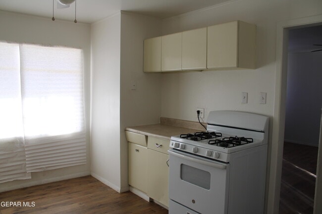 Photo - 1405 Clausen Dr