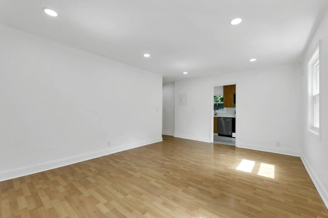 Photo - 179A Christie Heights St Unit B