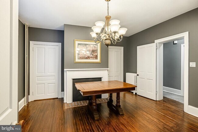 Photo - 300 N Penn St Unidad P1