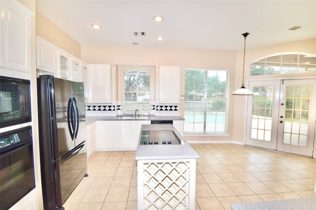 Photo - 514 Avery Dr