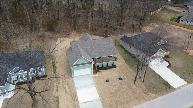 Photo - 47 Overton Dr
