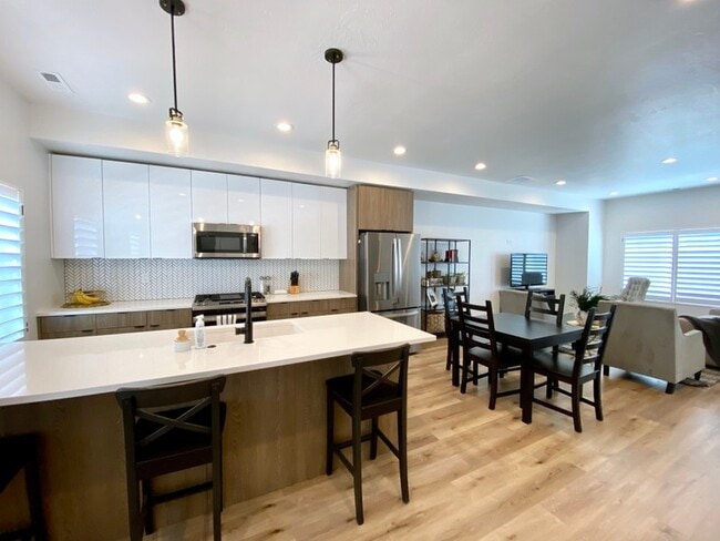 Photo - 620 N Orch Dr