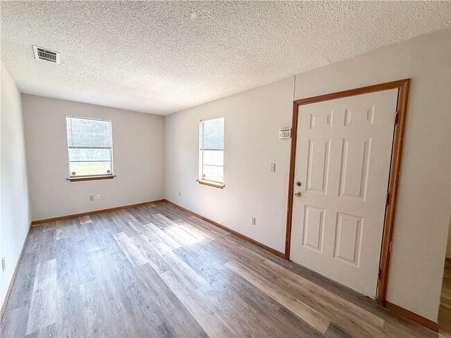 Photo - 736 Reynolds Ave