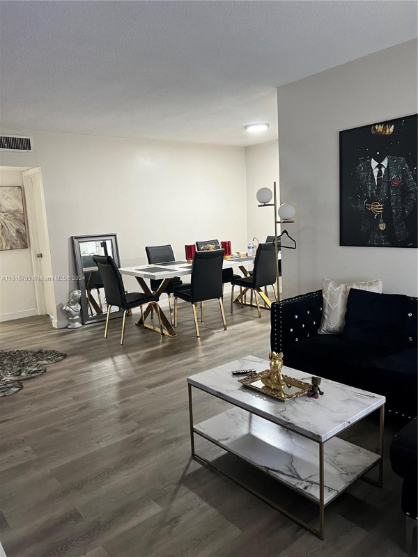 Photo - 1100 NE 1st Ct