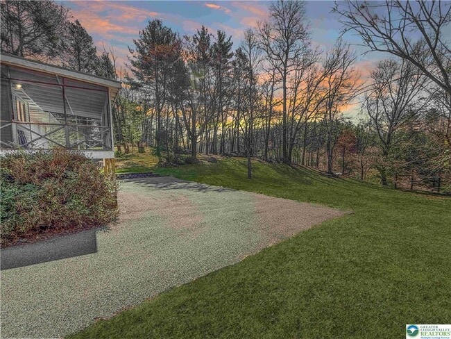 Photo - 308 Hemlock Ln