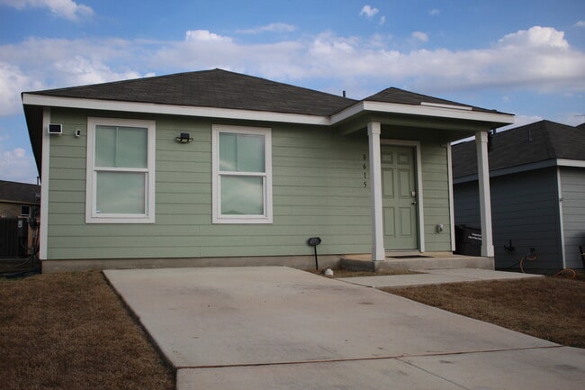 Photo - 8615 Astral Pl