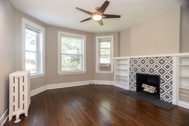 Photo - 2037 W Estes Ave Unit 2