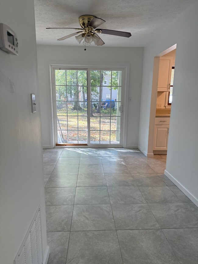 Photo - 727 6th Ave S