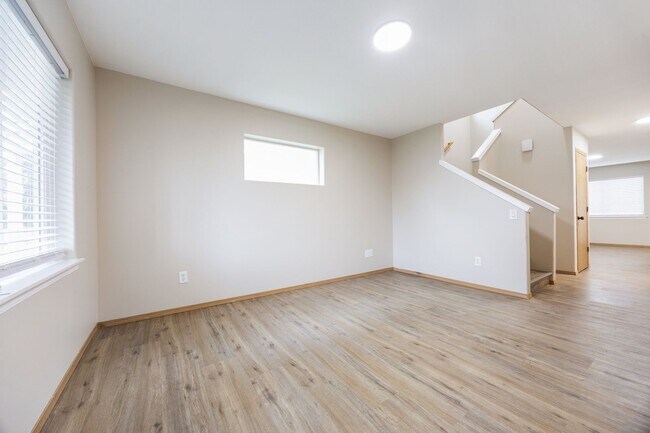 Photo - 4Bed/2.5 Bath available in SE Portland