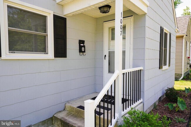 Photo - 1007 Spring Ave