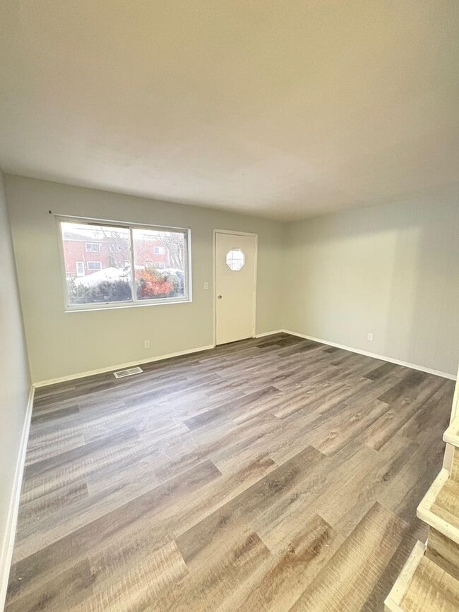 Photo - 5974 Glenway Dr Unit A