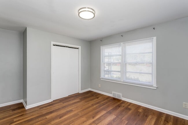 Building Photo - Newly Remodeled 2 Bedroom Home