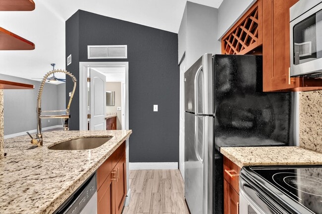 Photo - 2803 N Oakland Forest Dr