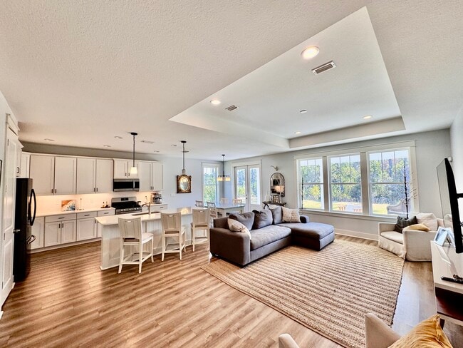 Photo - 300 Foxtail Wy