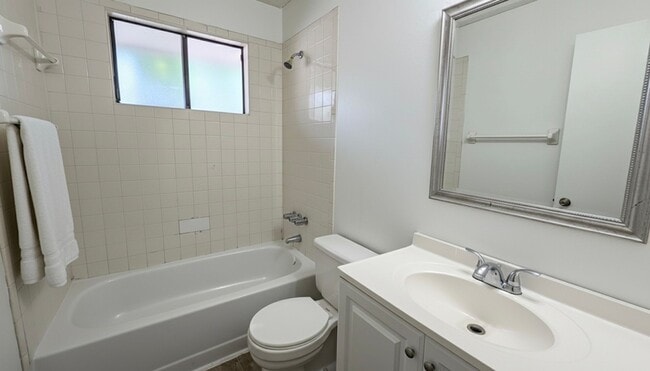 Photo - 2 Bed, 1 Bath Affordable Westside Apartment || Move in Ready!