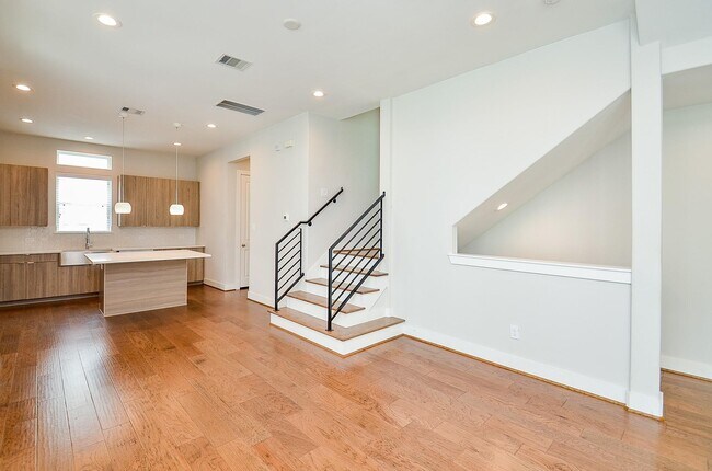 5903 Val Verde St Unit D