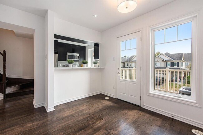 Photo - 2427 Nutgrove Av