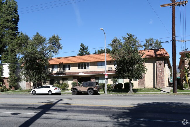 Photo - 19925 Roscoe Ave.