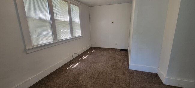 Photo - 706 E Lewis St