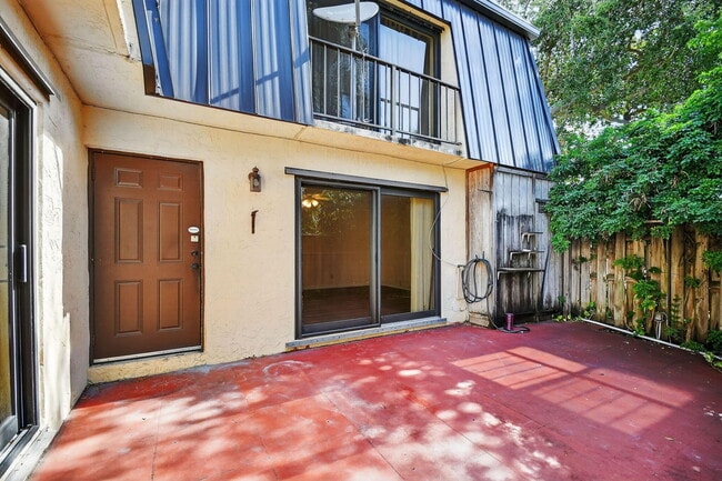 Photo - 2494 Waterside Dr