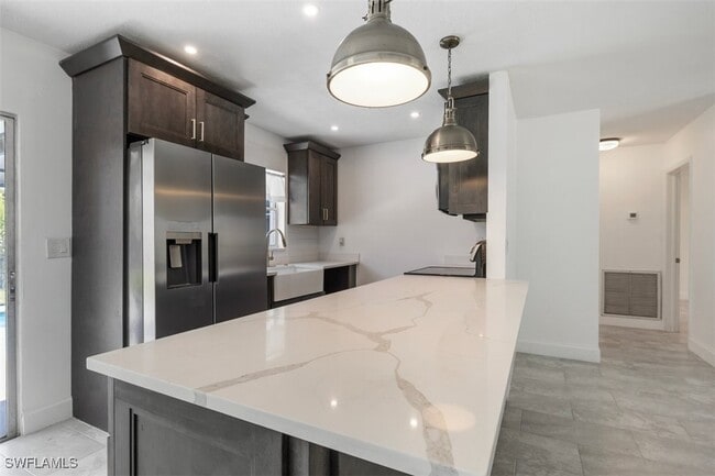 Photo - 1948 46th St SW