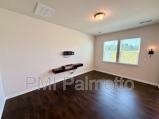 Photo - 1074 Cornelia St