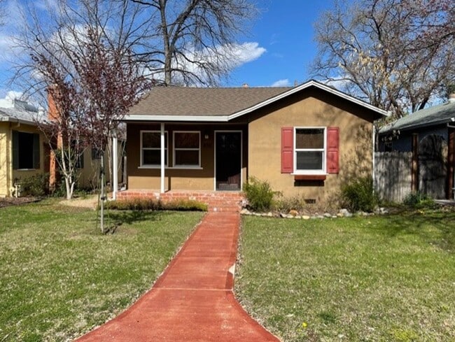 Building Photo - One of a kind Garden Tract home- Detached Garage