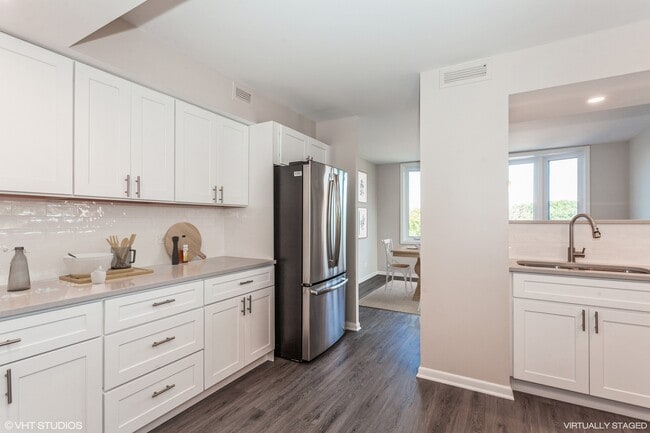 Photo - Spinning Wheel Apartments