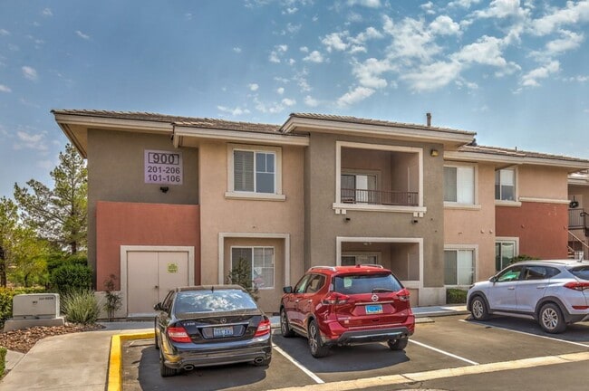 BEAUTIFUL SUMMERLIN CONDO OVERLOOKING THE ... - BEAUTIFUL SUMMERLIN CONDO OVERLOOKING THE ...