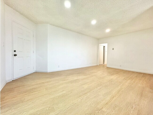 Photo - 6561 Fulton Ave
