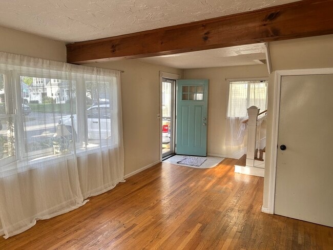 Photo - 18 Maple Ave