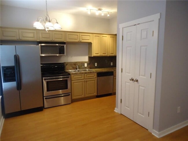 Photo - 2106 Cullen Ave Unit 102