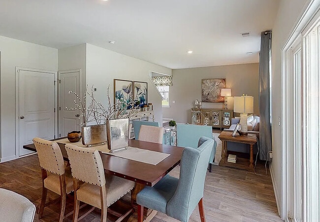 15 Daffodil Dr