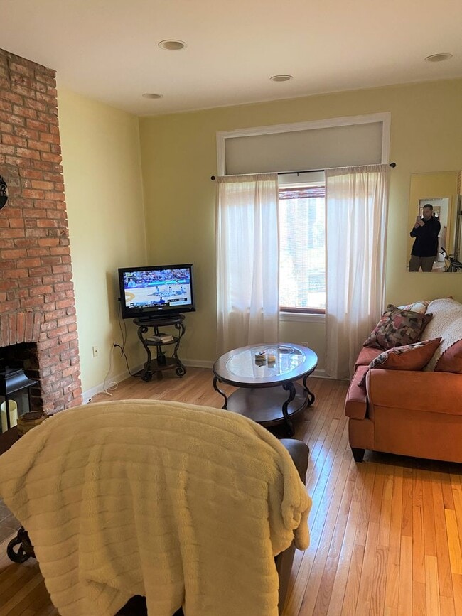 Photo - 5552 Avondale Pl Unit #1