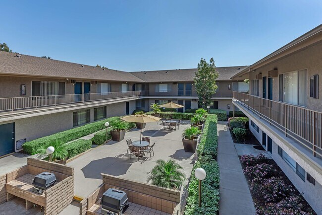 Photo - Buena La Vista Apartment Homes