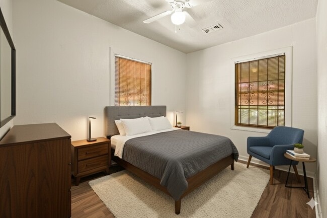 Photo - 2315 Leffingwell St