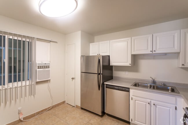 1HAB, 1BA - 640 ft² - Lincoln Garden Apartments