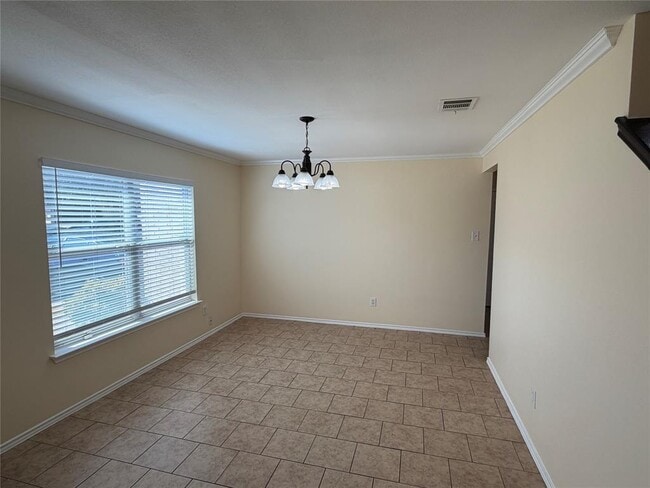 2203 Bluebonnet Dr