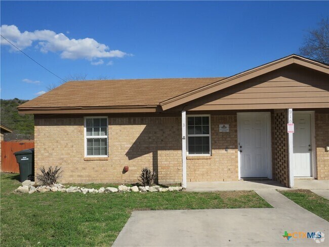 Building Photo - 910 Dryden Ave Rental