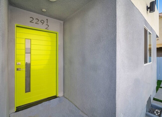 Building Photo - 227 N Park View St Unit 229B Rental