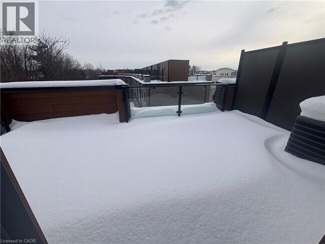 Photo - 258 Hespeler Rd