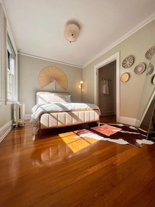 Photo - "Charming 1-Bedroom Retreat in the Heart of Seattle's Bustling Capitol Hill!"