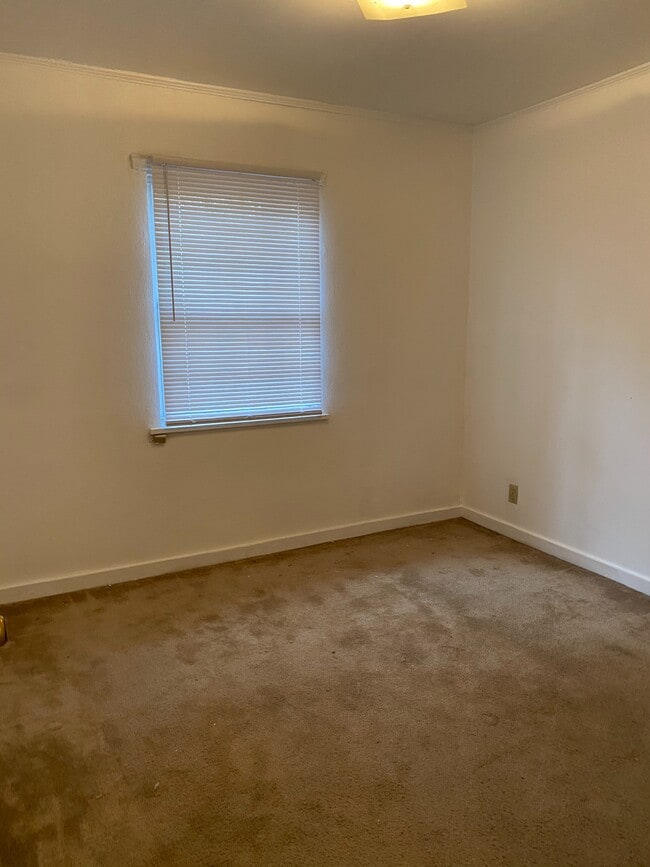 Photo - 103 E Mills St