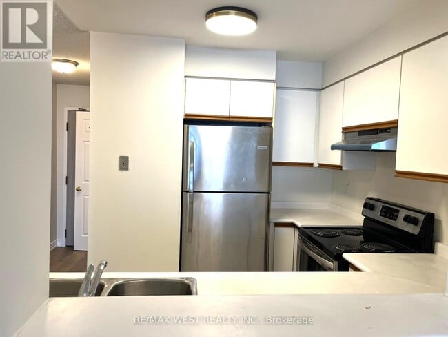 Photo - 2177 Burnhamthorpe Rd W Unité 701