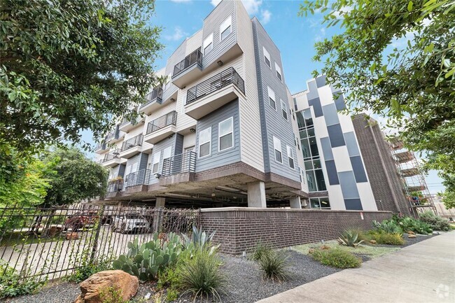Building Photo - 1011 Studemont St Unit 109 Rental