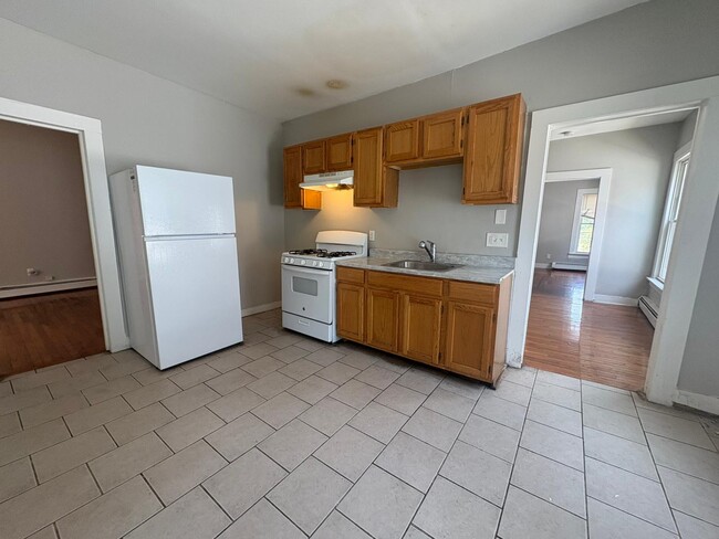 Building Photo - 265 Norton St Unit 2 Rental